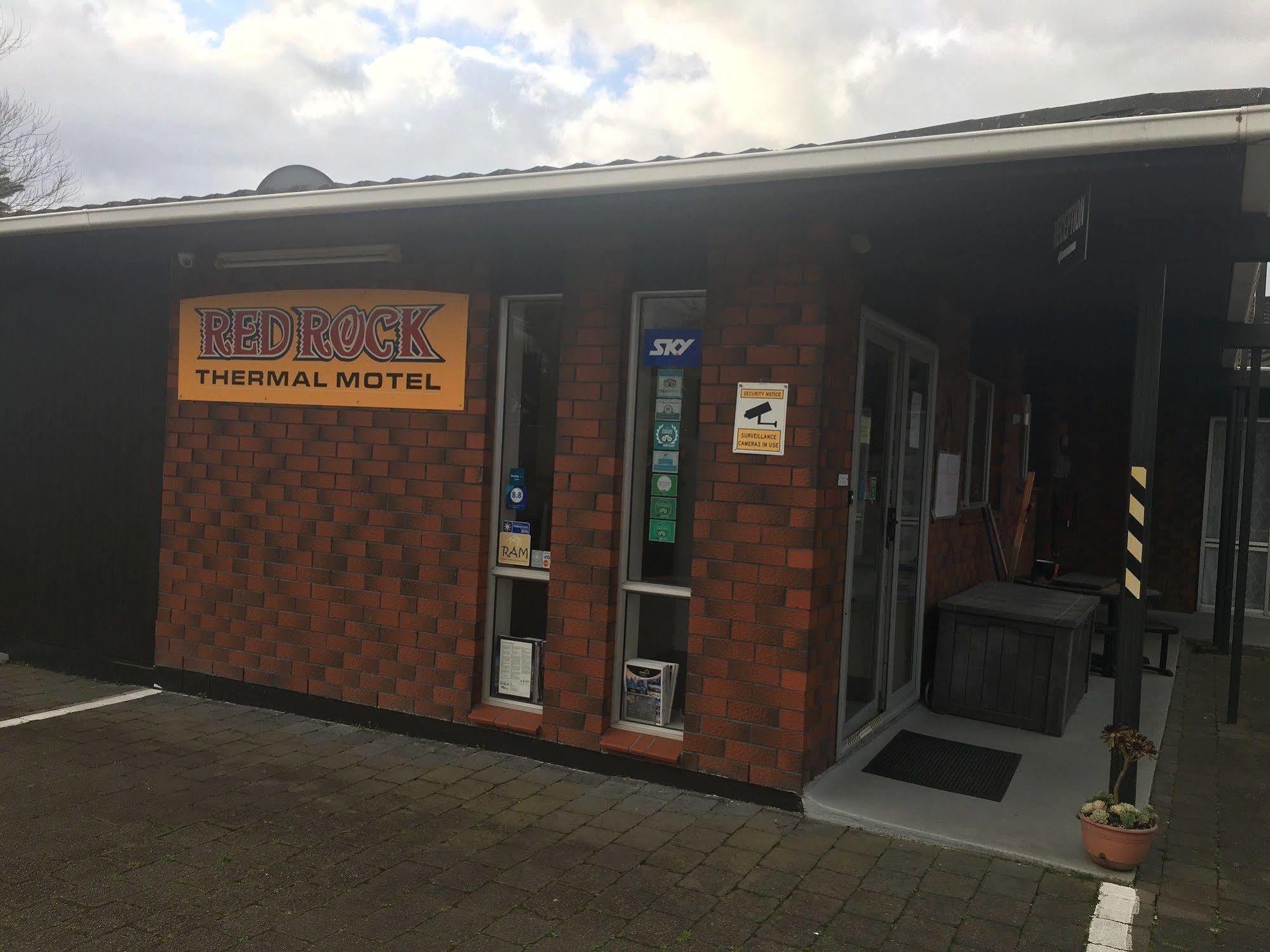 Red Rock Thermal Motel - Mineral Pool Rotorua Exterior photo